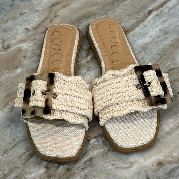 Women’s CCOCCI Leslie buckle slip on sandal- Size 5.5 - Picture 2 of 7